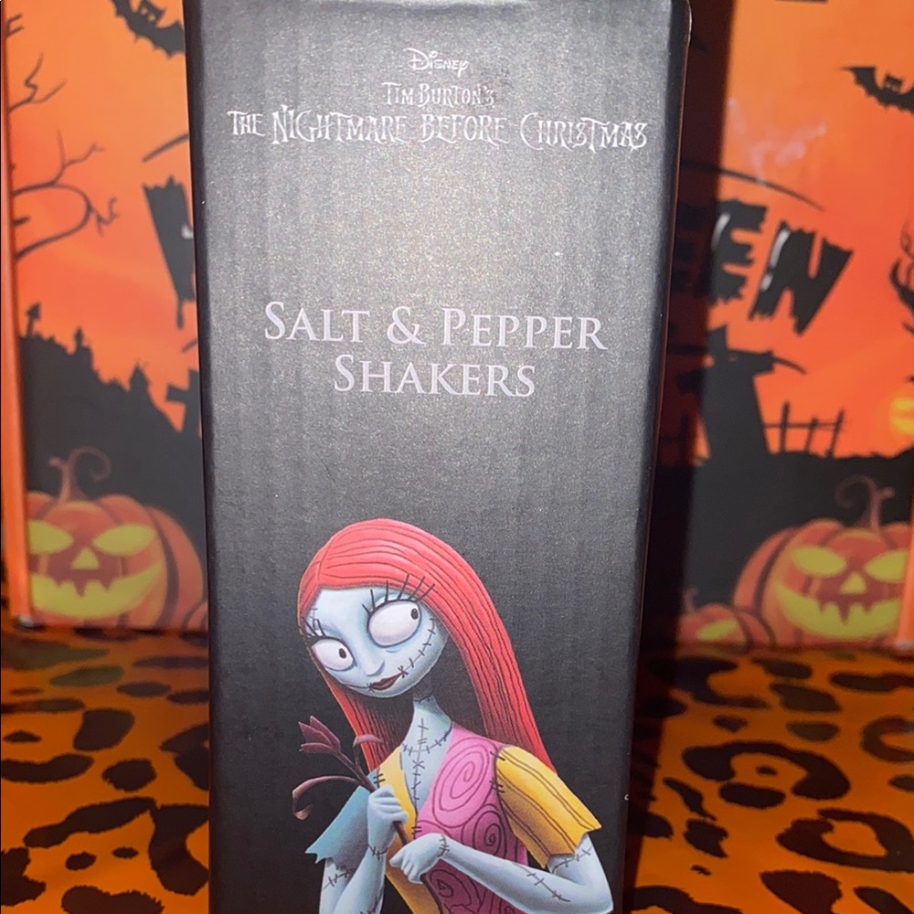 Disney The Nightmare Before Christmas Salt 🧂 & Pepper Shakers “Ceramic” - Picture 4 of 5